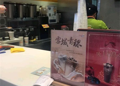 昆明CoCo奶茶加盟店吧台展示